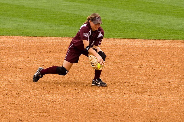 NCAA Softball Tournament Day 2: Regional Battles Heat Up Across 16 Sites