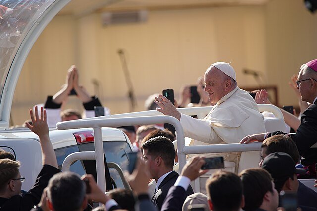 Pope Francis’s Final Act of Charity: Popemobile Transformed into Mobile Clinic for Gaza Children